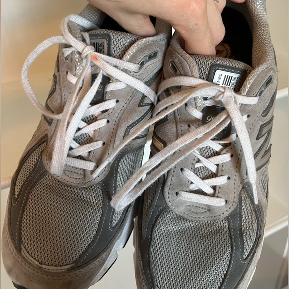 New Balance Sneakers 990v4 - Men 8.5/ Women 10 - Picture 6 of 6